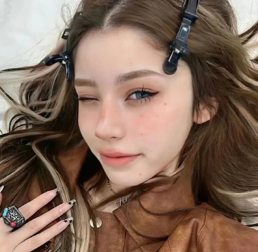 不对劲的孩子 海报